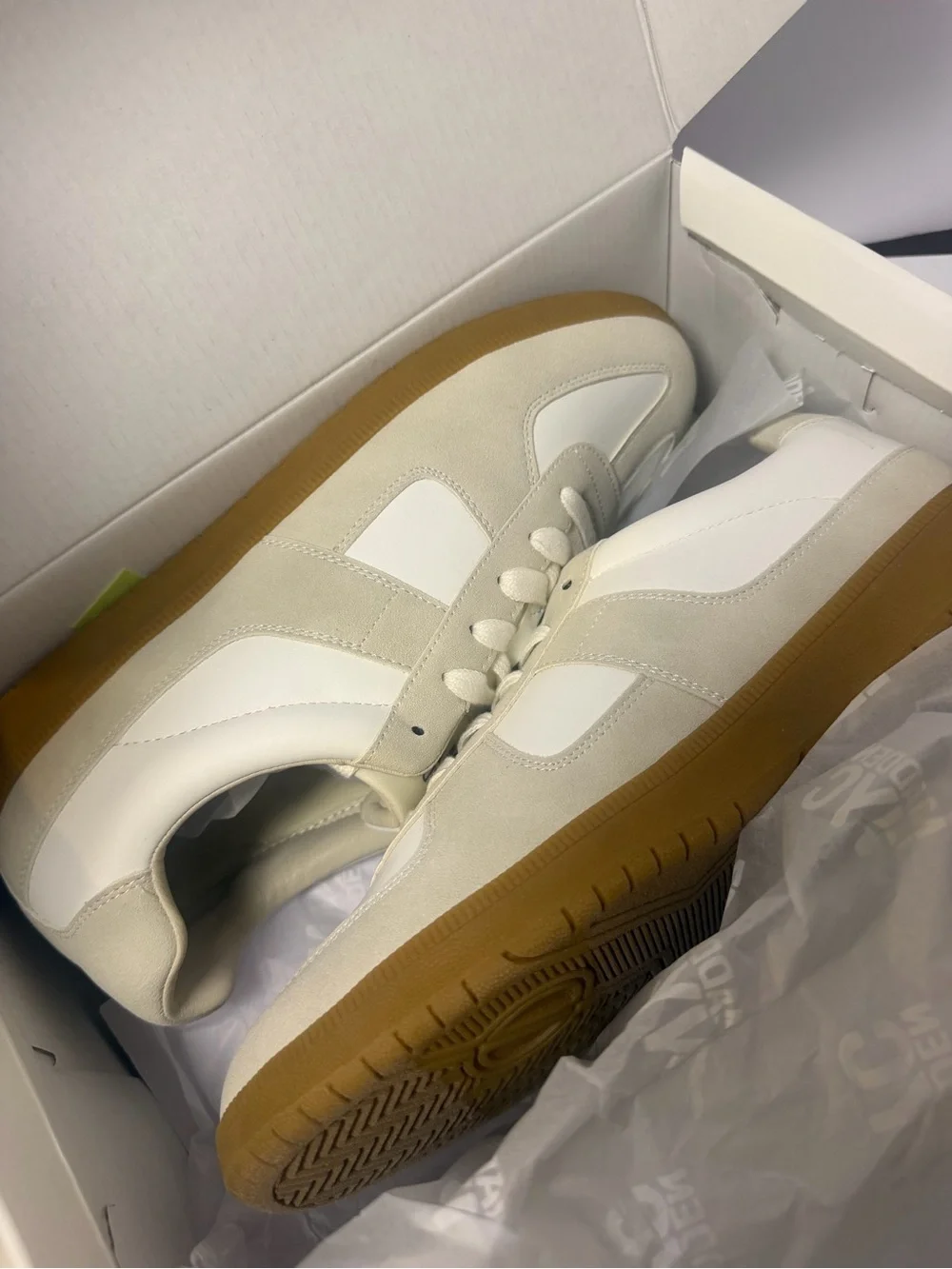 Steve Madden Men's Cream & Gum Low-Top Sneakers - Picture 7 of 7